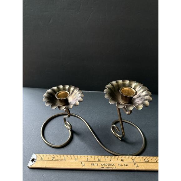 Vintage Brass Double Candlestick Holder MCM Curvy Artsy Cottagecore Minimalist - Picture 5 of 6